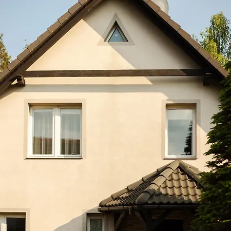 Dom Nad Jeziorem, Przy Lesie *